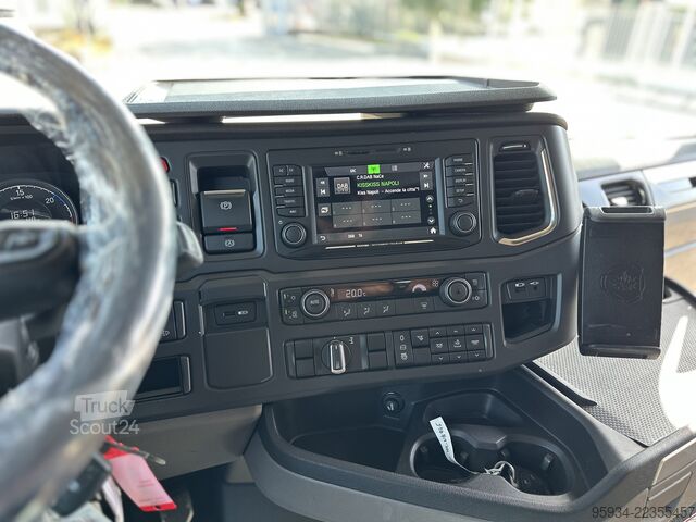 وحدة جرار قياسية SCANIA 650 S