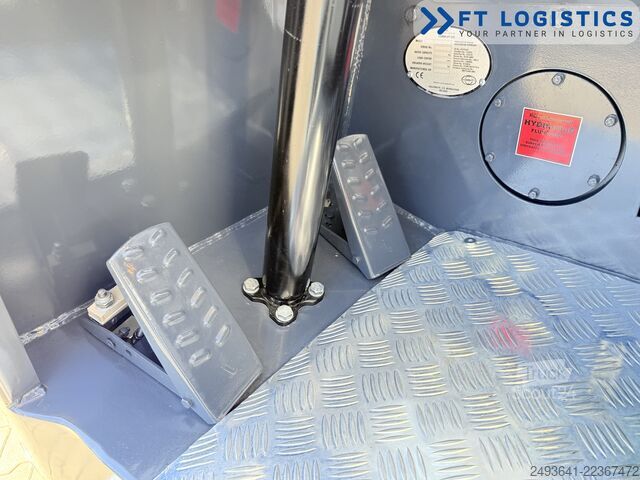 Nelisuuntatrukki Combilift CB3000 DIESEL TRIPLEX 5500 FREE-LIFT