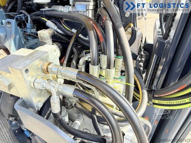 Nelisuuntatrukki Combilift CB3000 DIESEL TRIPLEX 5500 FREE-LIFT