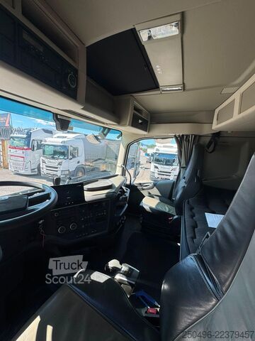  Volvo FH 460 6x4 COMING IN TWO WEEKS / LNG / TANDEM A...