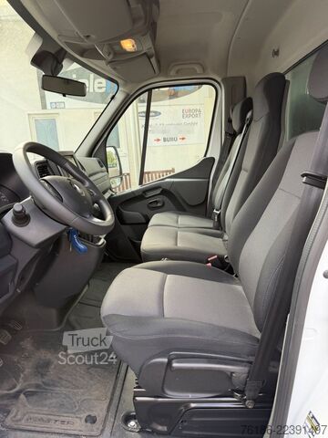 Transporter mit Pritsche & Plane RENAULT Master 3Sitze  Kamera AHK Navi 16.000 KM