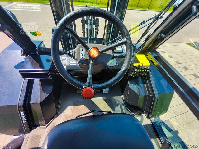 All-terrain forklift Manitou M 50-4