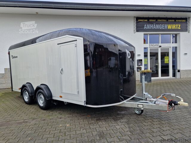 Araba römorku Cheval Liberté C 900 Roadster aerodynamischer Alukoffer Rampe