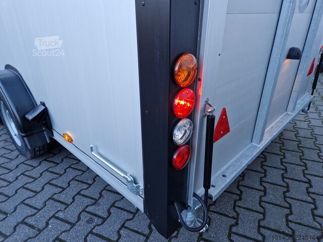 Araba römorku Cheval Liberté C 900 Roadster aerodynamischer Alukoffer Rampe