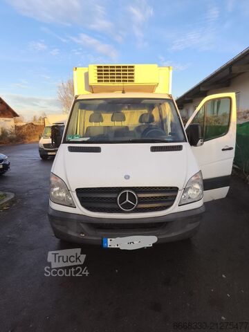 Furgoneta con caja frigorífica Thermo King con refrigeración en marcha y en parado Mercedes Benz Sprinter