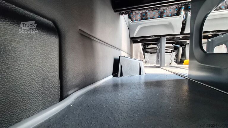 Minibus MERCEDES-BENZ 517 Sprinter Lord Light 22 Sitzer Lagerfahrzeug