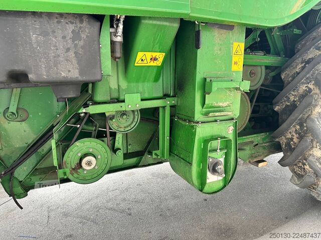 Kombains John Deere WT56/T560HM Mähdrescher *verunfallt*