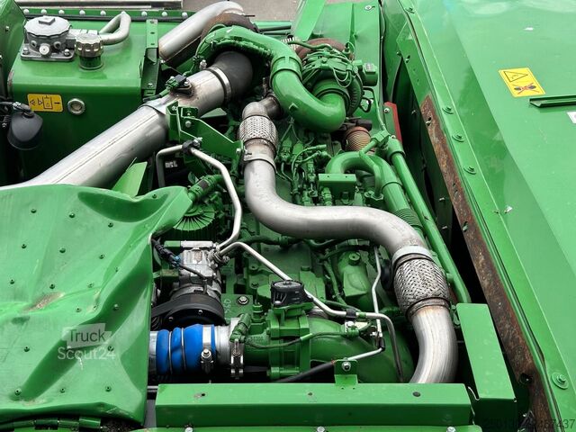 Kombains John Deere WT56/T560HM Mähdrescher *verunfallt*