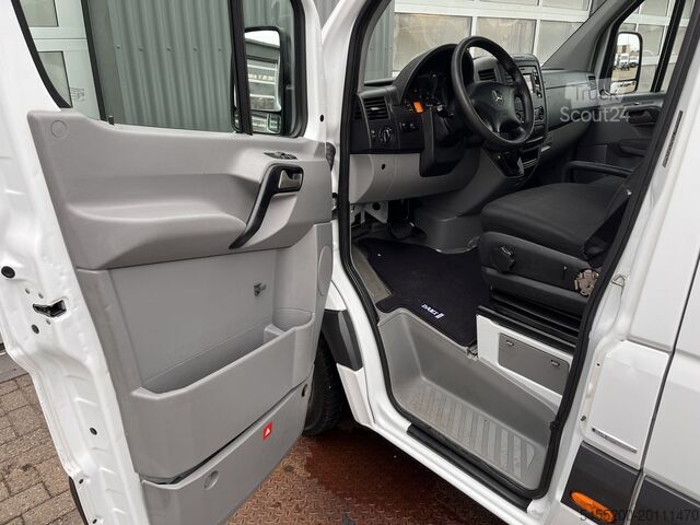 Машина для збору сміття Mercedes-Benz Sprinter 311 2.2 CDI 366 DC Automaat Veegvuilki...