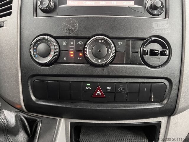 Машина для збору сміття Mercedes-Benz Sprinter 311 2.2 CDI 366 DC Automaat Veegvuilki...