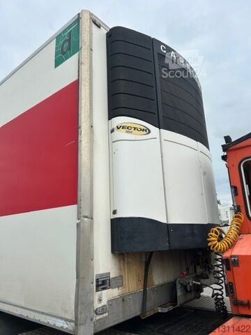 Semirremolque de plataforma baja MENCI FLEISCHKüHLER ROHRBAHNEN, LIFTACHSE, BPW, LIGHT WEIGHT