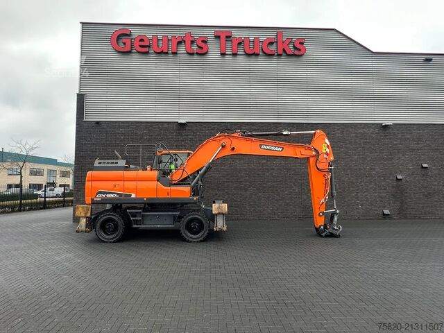 Excavadora de ruedas Doosan DX190W-5