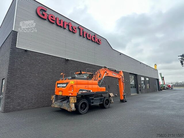 Excavadora de ruedas Doosan DX190W-5