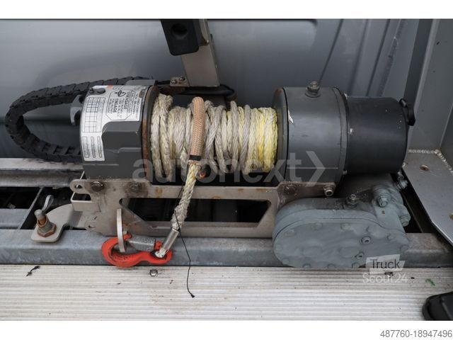 Abschleppwagen ALGEMA Crafter Algema Blitzlader 1.HAND+ 3,3t NUTZLAST