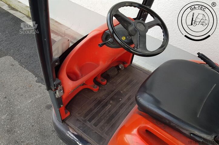 Vlečni traktor Linde P60Z