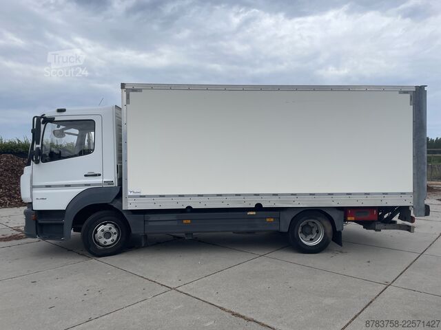 Vrachtwagen met bakwagen Mercedes-Benz Atego 1016