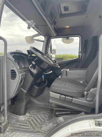 Vrachtwagen met bakwagen Mercedes-Benz Atego 1016