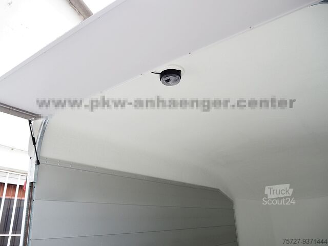 Caisse fermée (ou tôlé) Cheval Liberté Debon Roadstar C700 2600kg 370x181x203cm