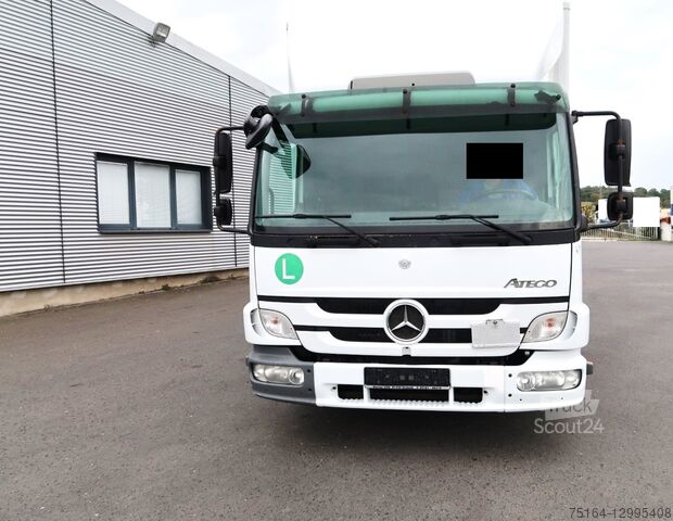 Caisse fermée (ou tôlé) Mercedes-Benz 818 L