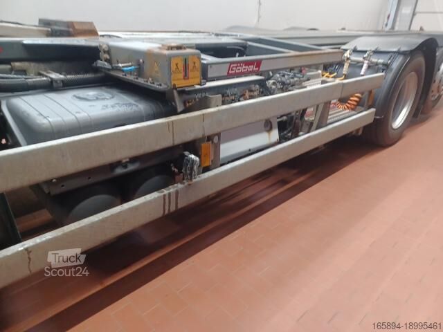 Camión con caja móvil Mercedes-Benz Antos 2543 WIESEL BDF Hubrahmen