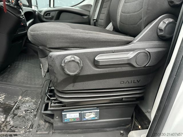 Koelwagen met geïsoleerde laadbak IVECO Daily 70-C18 Carrier Xarios500 Kühltransporter