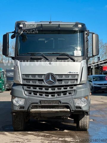 Damperli kamyon MERCEDES-BENZ Arocs 4148AK BB 8x8 Kipper 33m³ 3x Vorhanden