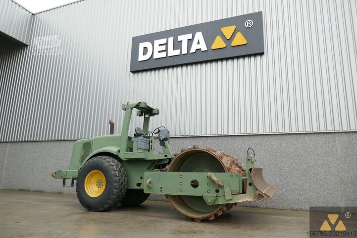 Enkele wals Caterpillar CS563D Ex-army
