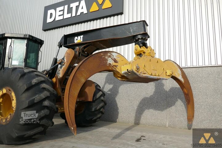 Débusqueuse Caterpillar 555D