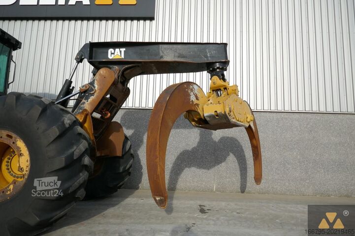 Débusqueuse Caterpillar 555D