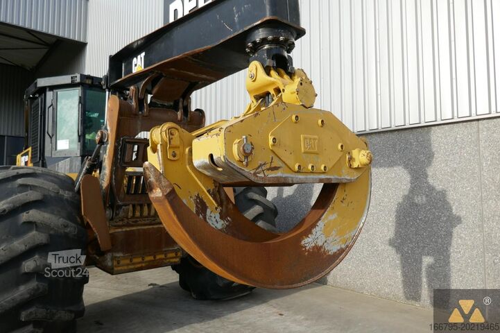 Débusqueuse Caterpillar 555D