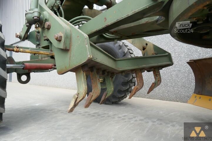 Grader Caterpillar 130G Ex-army