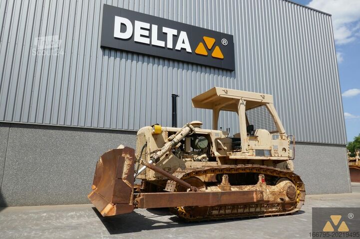 جرافة Caterpillar D7G Ex-army