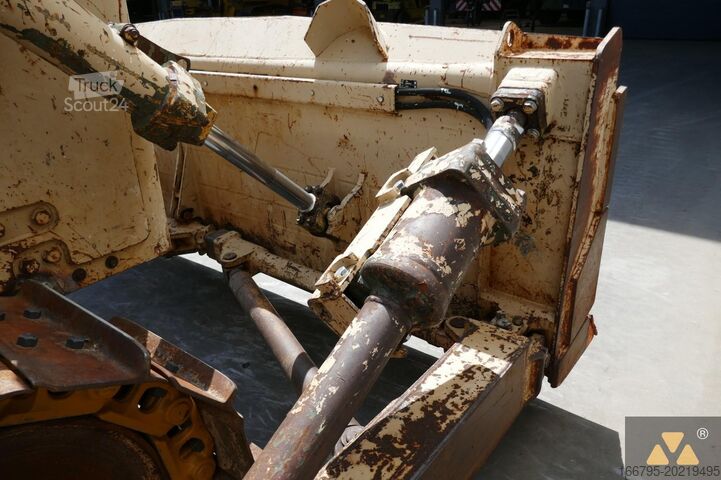 جرافة Caterpillar D7G Ex-army