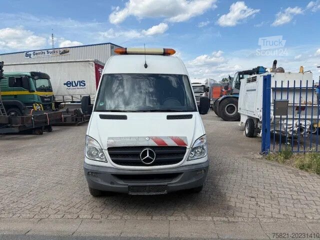 Zuigvoertuig Mercedes-Benz Sprinter 213