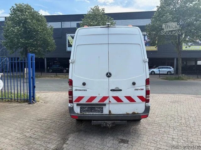 Zuigvoertuig Mercedes-Benz Sprinter 213