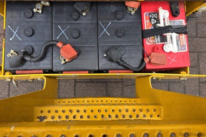 Žirklinis keltuvas Haulotte COMPACT 14 As- Is, Electric, 14m Working Height, 3