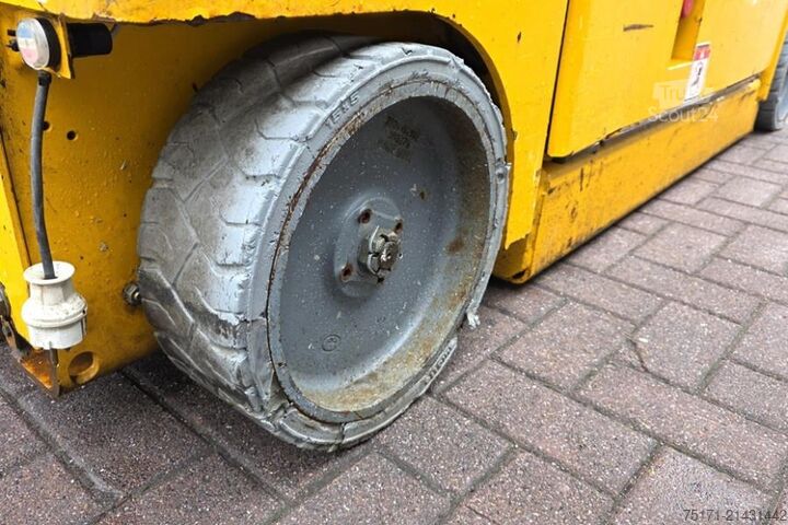 Žirklinis keltuvas Haulotte COMPACT 14 As- Is, Electric, 14m Working Height, 3