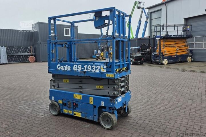 Žirklinis keltuvas Genie GS1932 Electric, Working Height 7.8 m, 227kg Capac