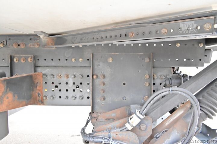 Valníkový nákladní automobil s plachtou Mercedes-Benz Antos 1843 E6 Thermo King T-800R LBW AHK