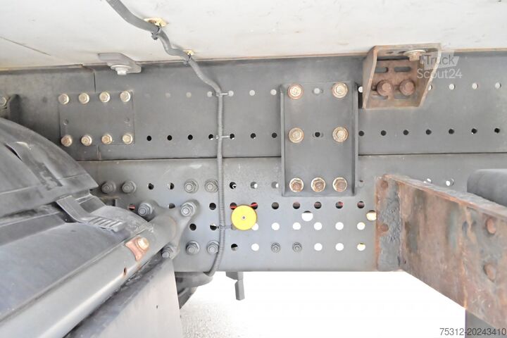 Valníkový nákladní automobil s plachtou Mercedes-Benz Antos 1843 E6 Thermo King T-800R LBW AHK