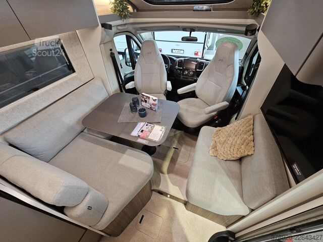 Puoliksi integroitu matkailuauto LMC Cruiser 740 EL CSD Aktion € 4.450,00 Nachlass