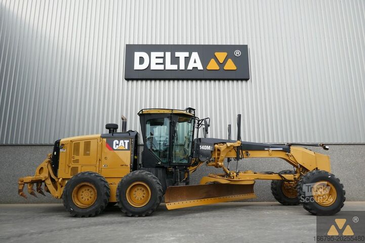 Grader Caterpillar 140M2