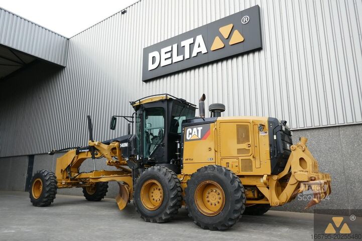 Grader Caterpillar 140M2