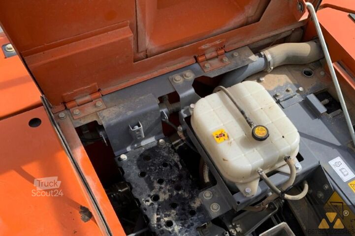 Escavatore cingolato Hitachi ZX225USLC-6
