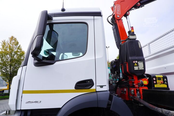 Platforma z dźwigiem Mercedes-Benz Antos 2540 / Flatbed 15 EPAL/ Fassi F165