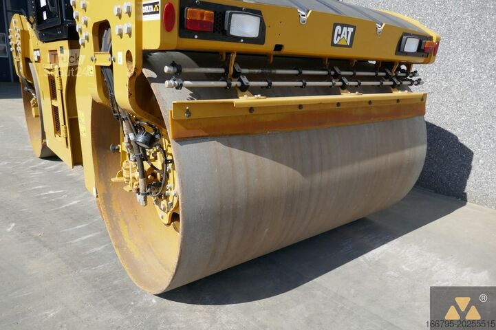 Role tandem Caterpillar CB13