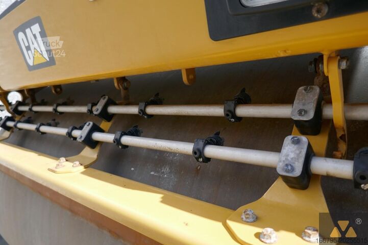 Role tandem Caterpillar CB13