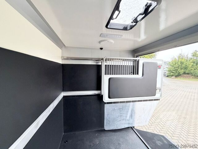 Prevoznik živine RENAULT Master STX 5 Sitzer Haras ex. Lang Automatik