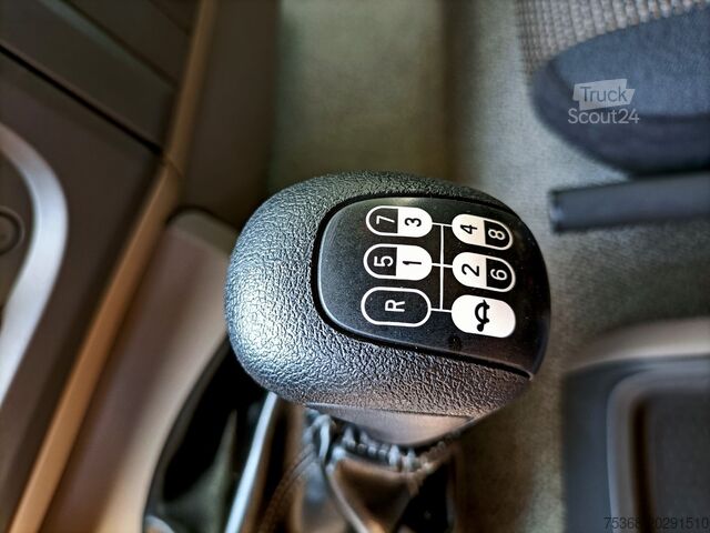 Sunkvežimis su bortiniu ir tentu DAF LF 310