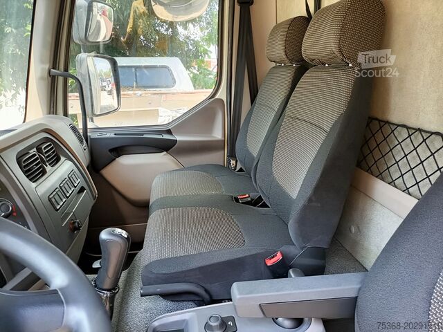 Sunkvežimis su bortiniu ir tentu DAF LF 310